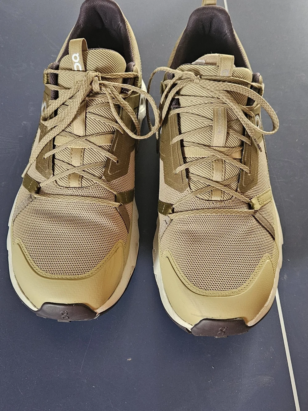 Like New -On Cloud Horizon Running Men’sTrail Shoe — Safari/Ice Sz12